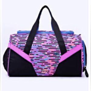Lululemon Iviva duffle bag